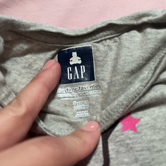 GAP Gray Kids' Top with Colorful Reindeer Design - Picture 2 of 2